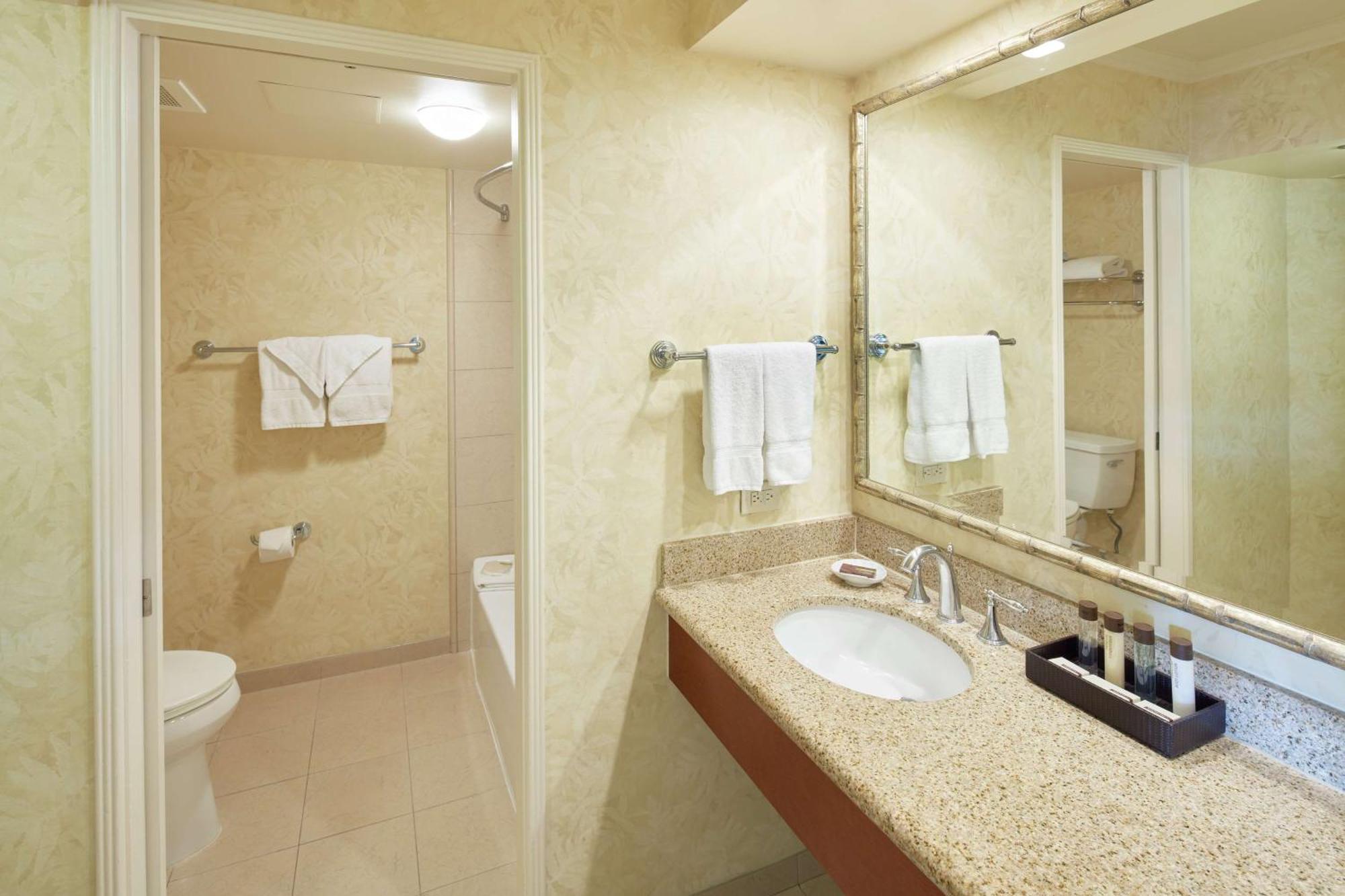Suíte VIP de 2 Quartos com 2 Camas King-size e Vista do Mar